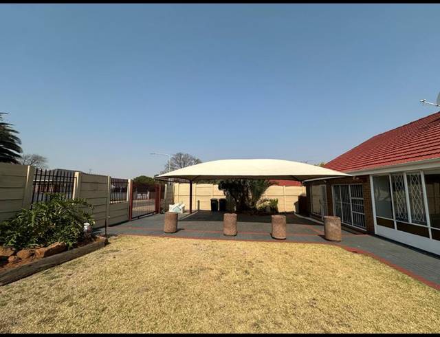 4 BEDROOM HOUSE FOR SALE IN MARLANDS